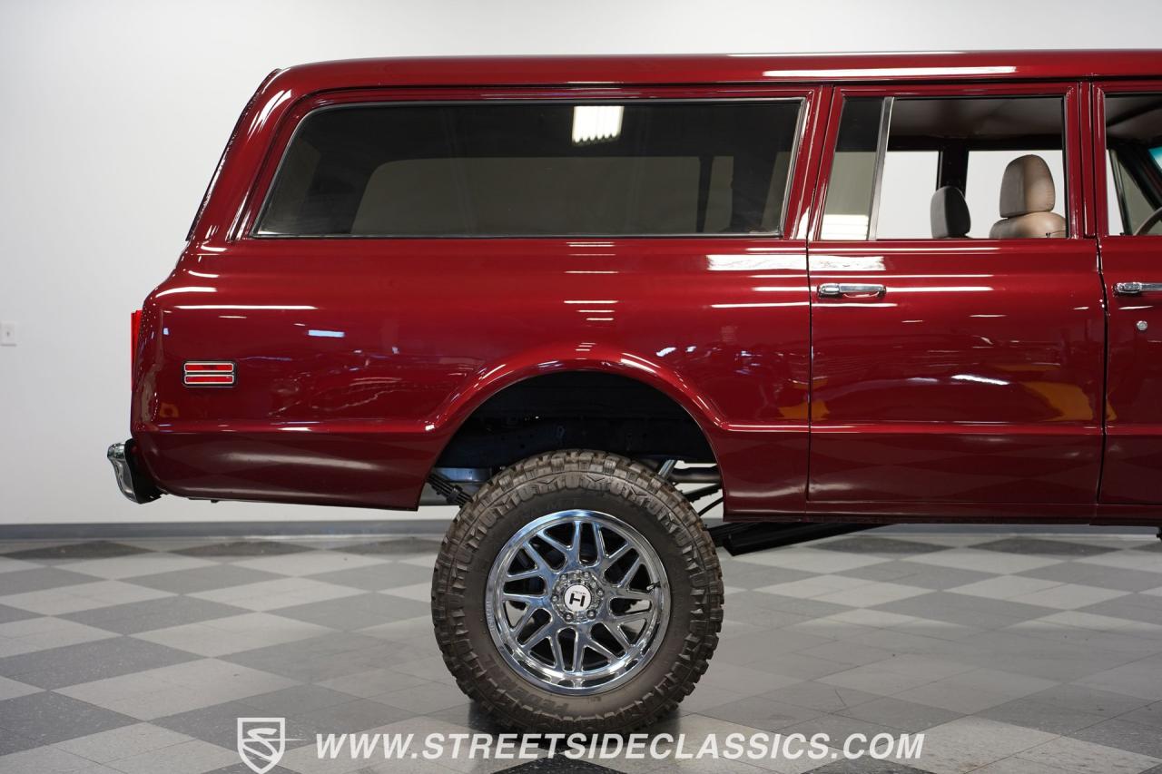 1972 Chevrolet Suburban 4X4 Restomod