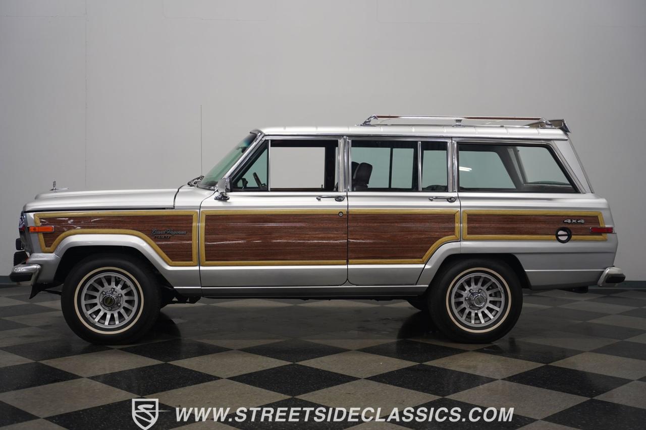 1991 Jeep Grand Wagoneer HEMI Restomod