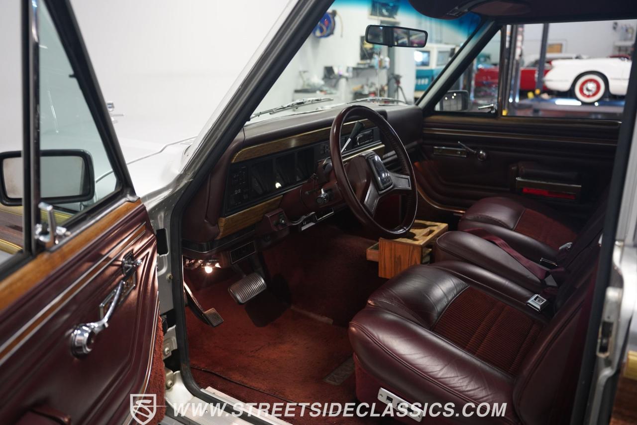 1991 Jeep Grand Wagoneer HEMI Restomod