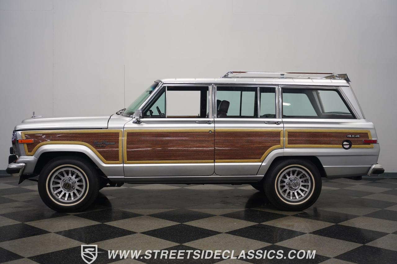 1991 Jeep Grand Wagoneer HEMI Restomod