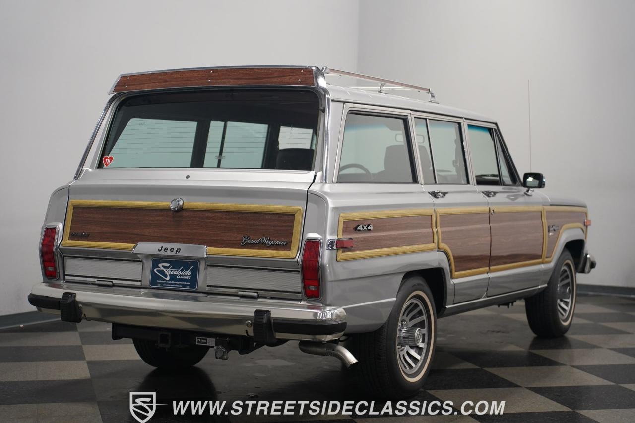 1991 Jeep Grand Wagoneer HEMI Restomod