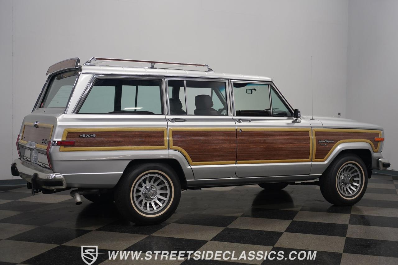 1991 Jeep Grand Wagoneer HEMI Restomod