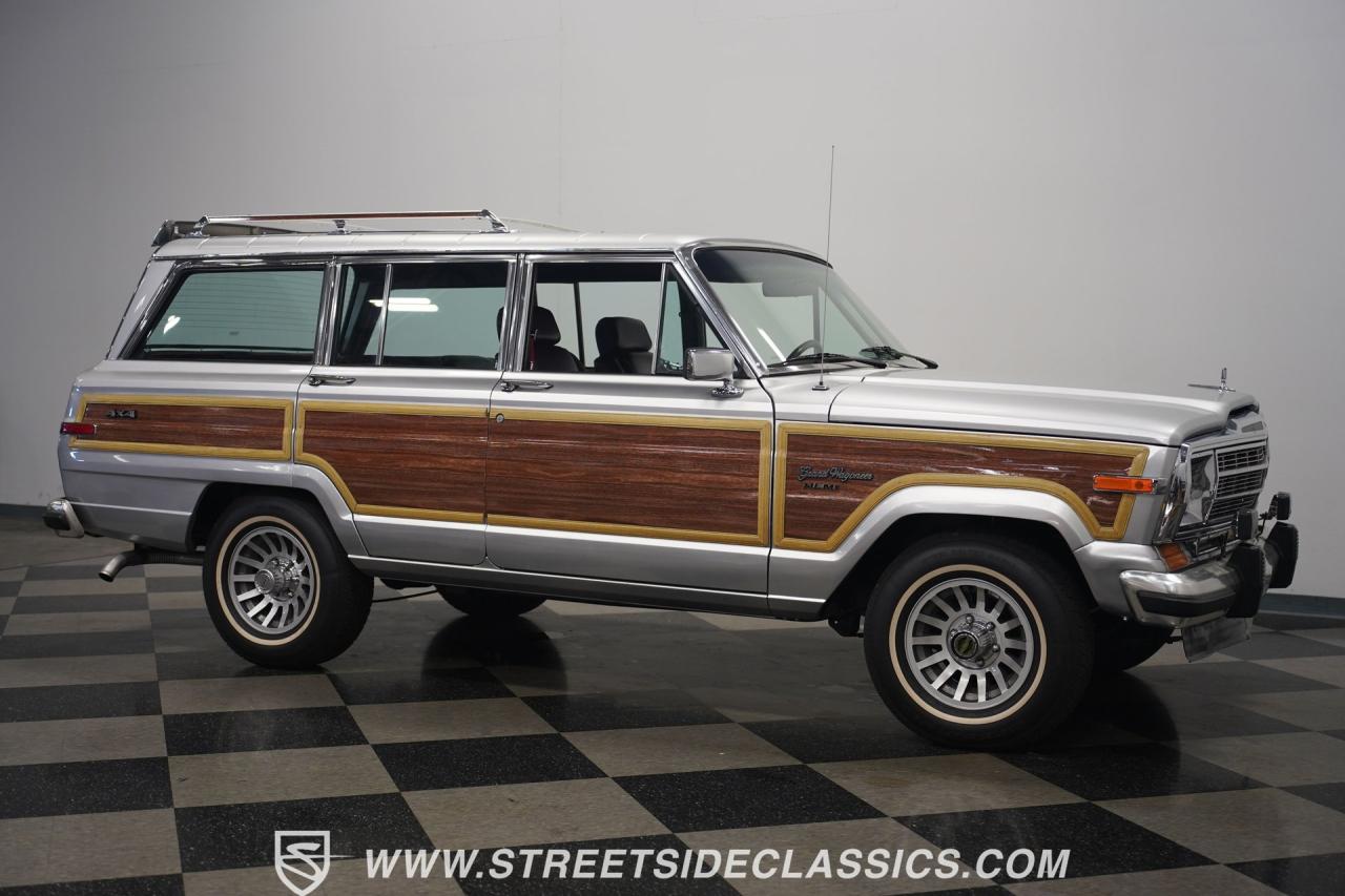 1991 Jeep Grand Wagoneer HEMI Restomod