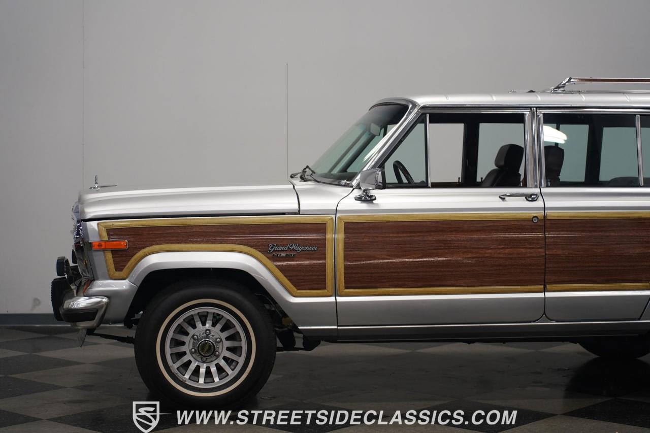 1991 Jeep Grand Wagoneer HEMI Restomod