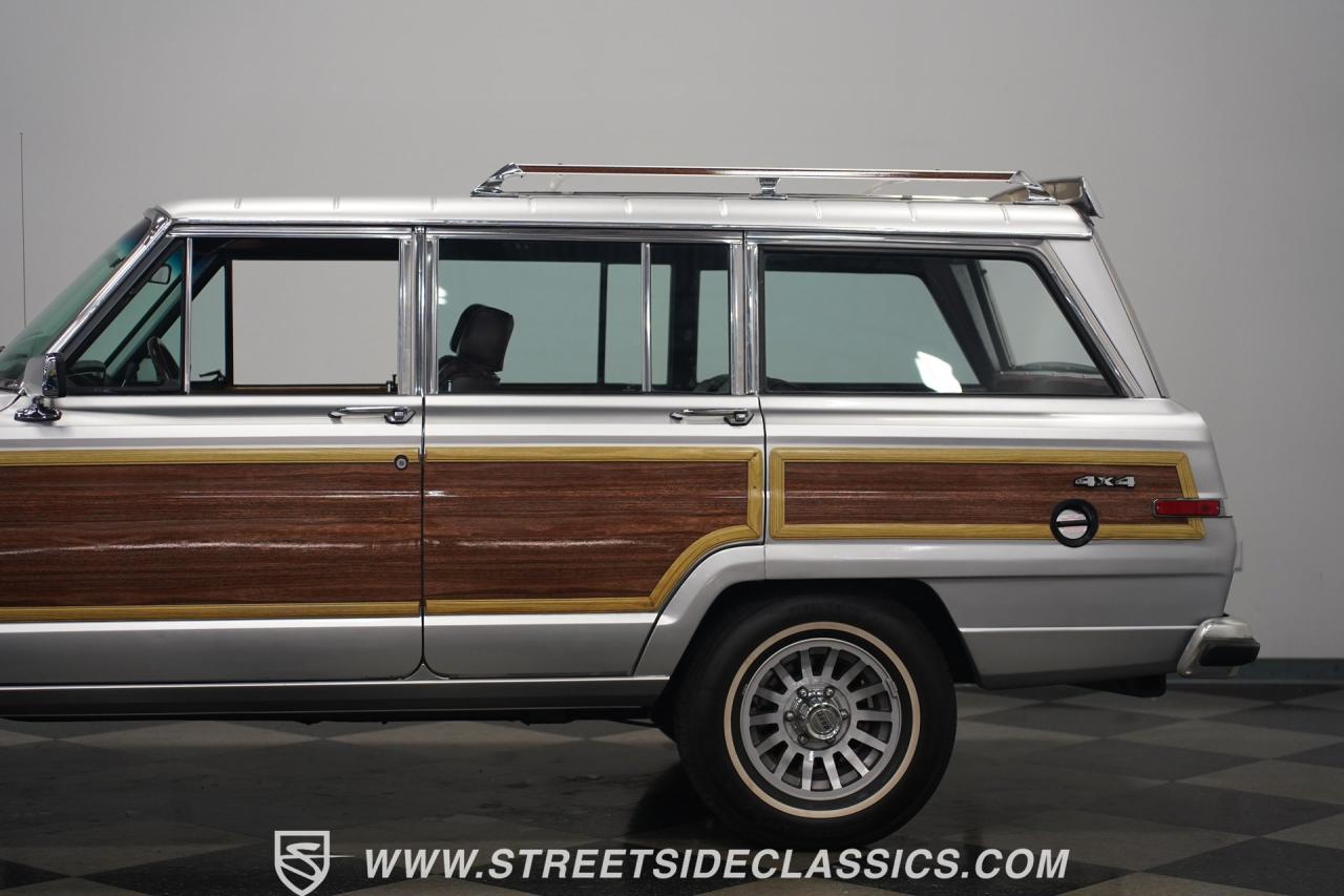 1991 Jeep Grand Wagoneer HEMI Restomod