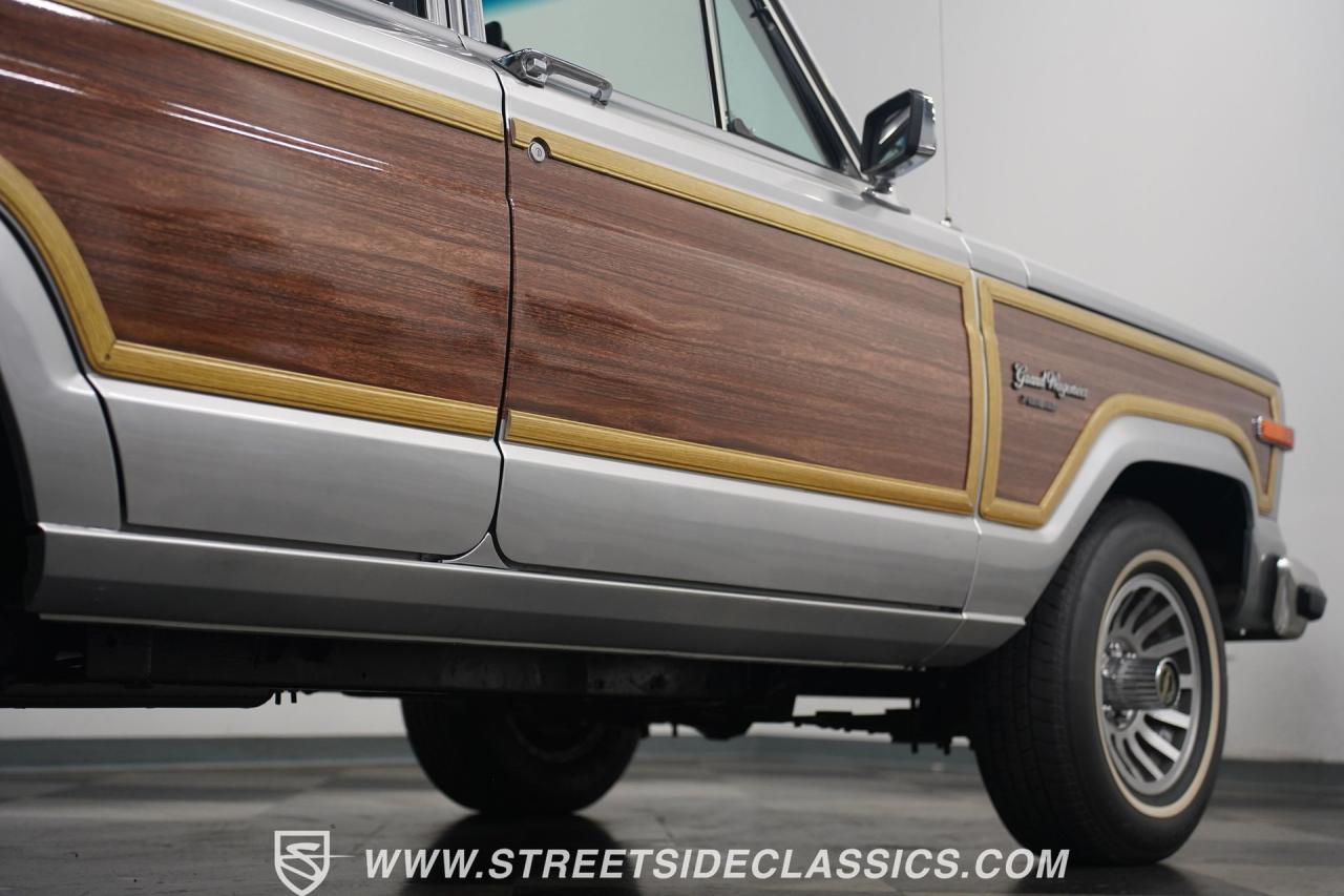 1991 Jeep Grand Wagoneer HEMI Restomod