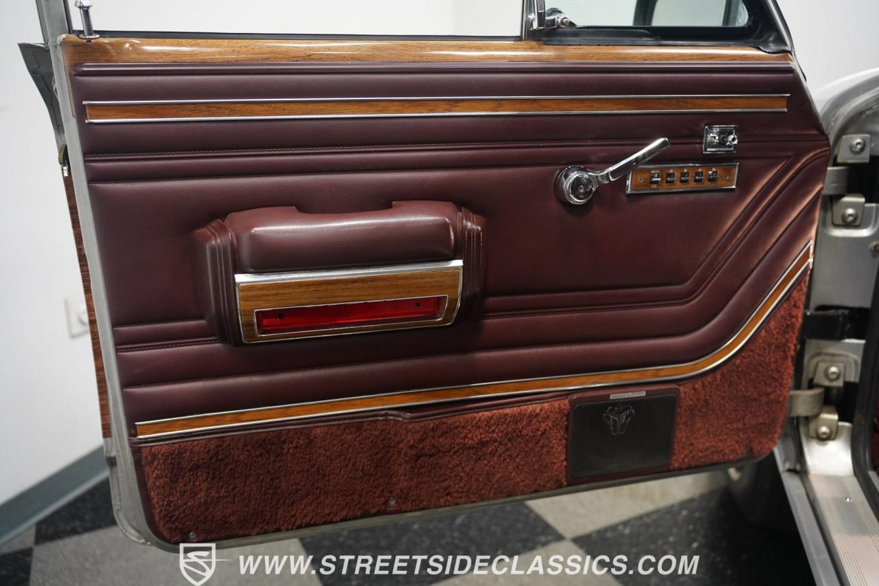 1991 Jeep Grand Wagoneer HEMI Restomod