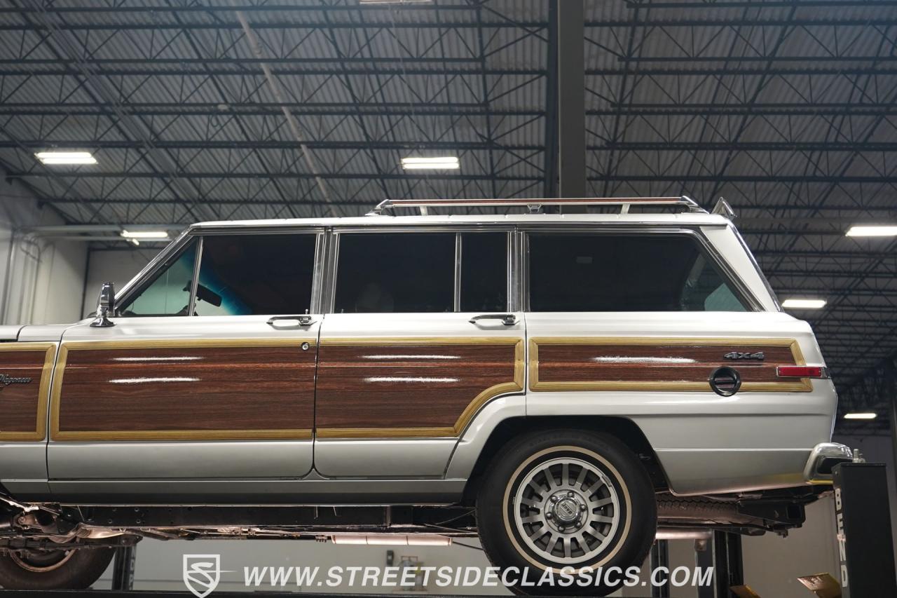 1991 Jeep Grand Wagoneer HEMI Restomod