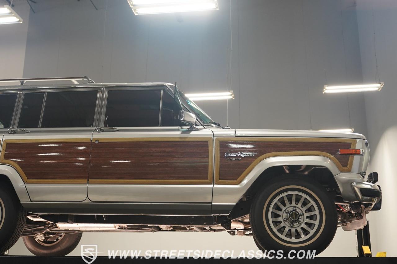 1991 Jeep Grand Wagoneer HEMI Restomod