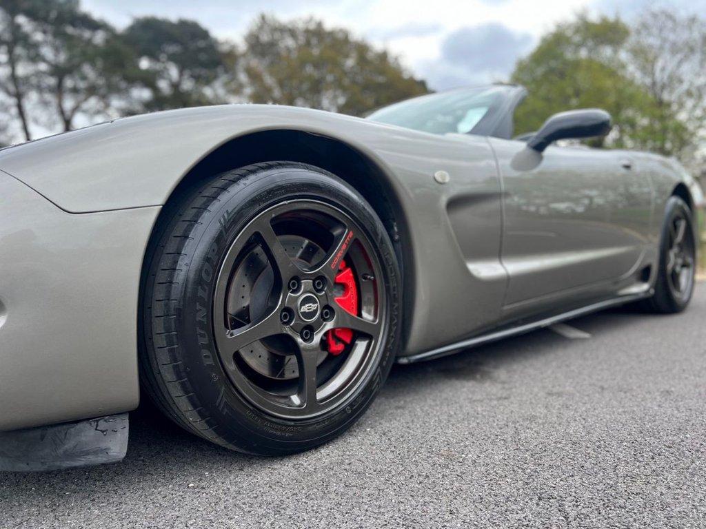 2000 Chevrolet 2000 T GMC CORVETTE C5