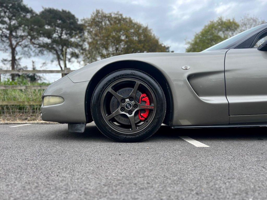 2000 Chevrolet 2000 T GMC CORVETTE C5