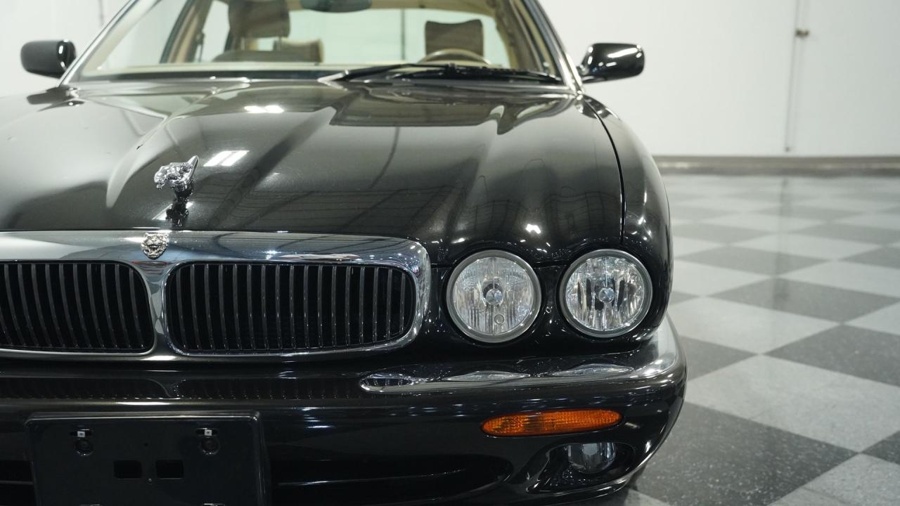 2001 Jaguar XJ8