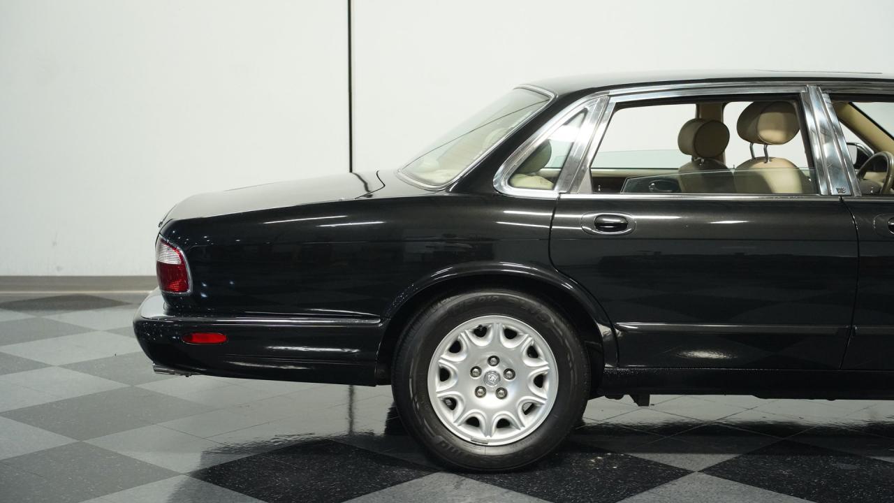 2001 Jaguar XJ8