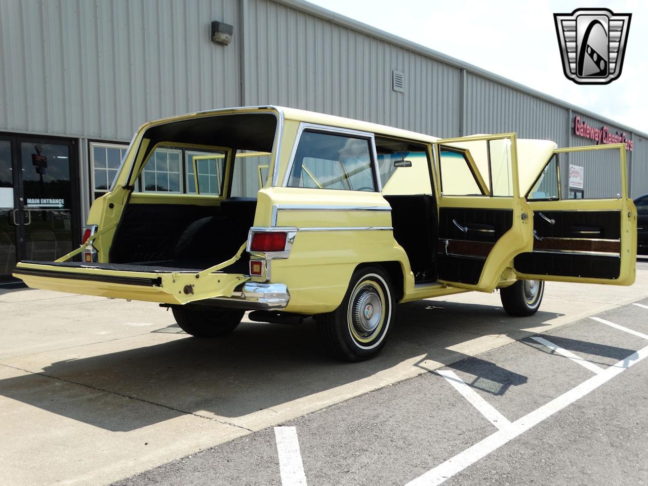 1973 Jeep Wagoneer