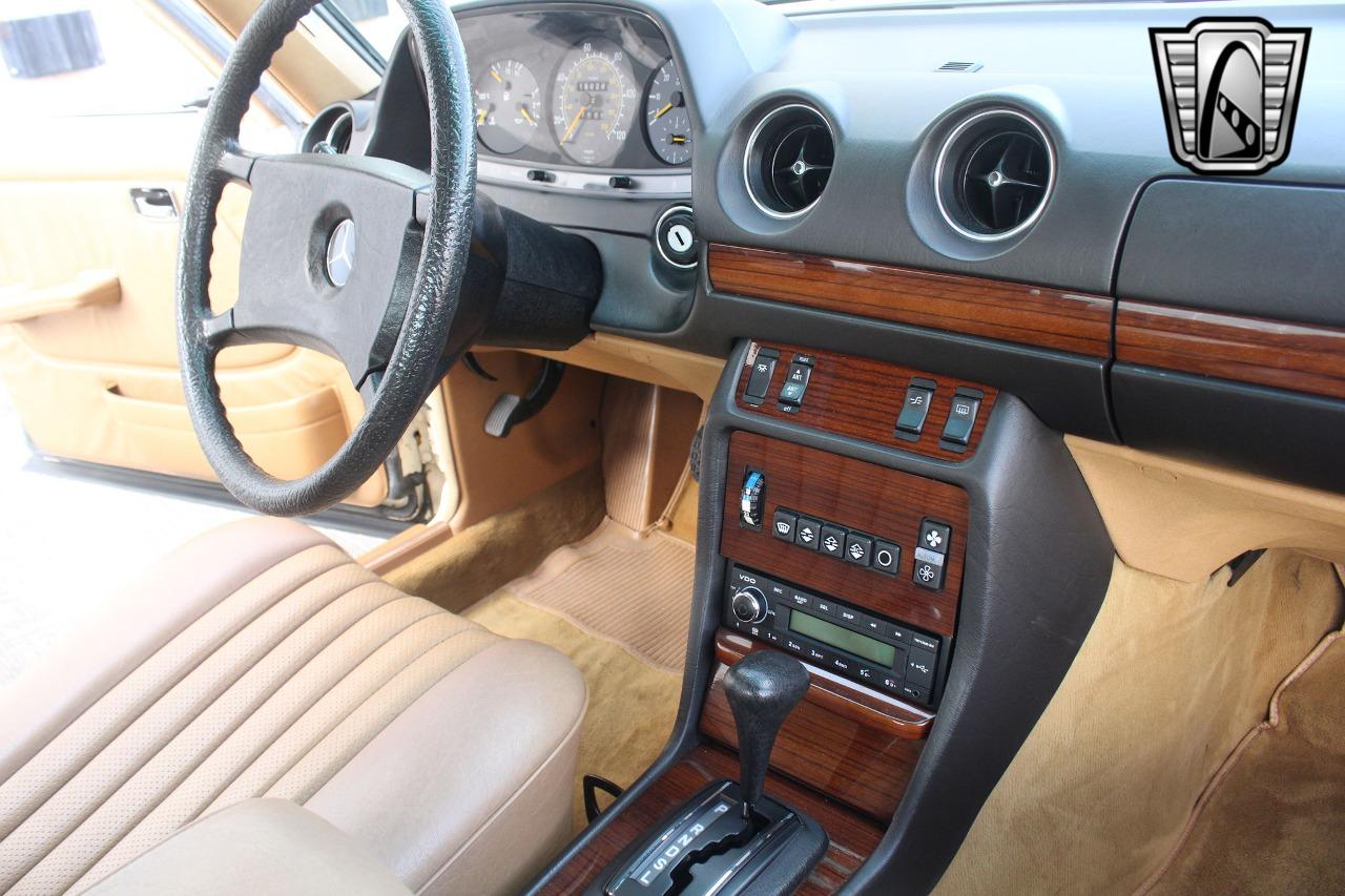 1985 Mercedes - Benz 300D