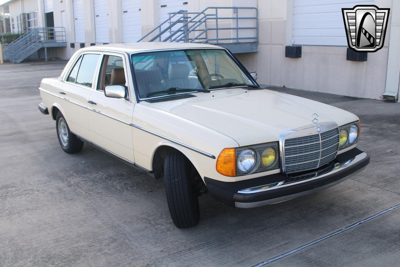 1985 Mercedes - Benz 300D