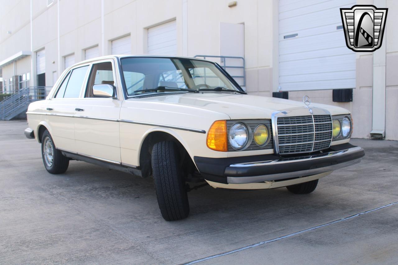 1985 Mercedes - Benz 300D