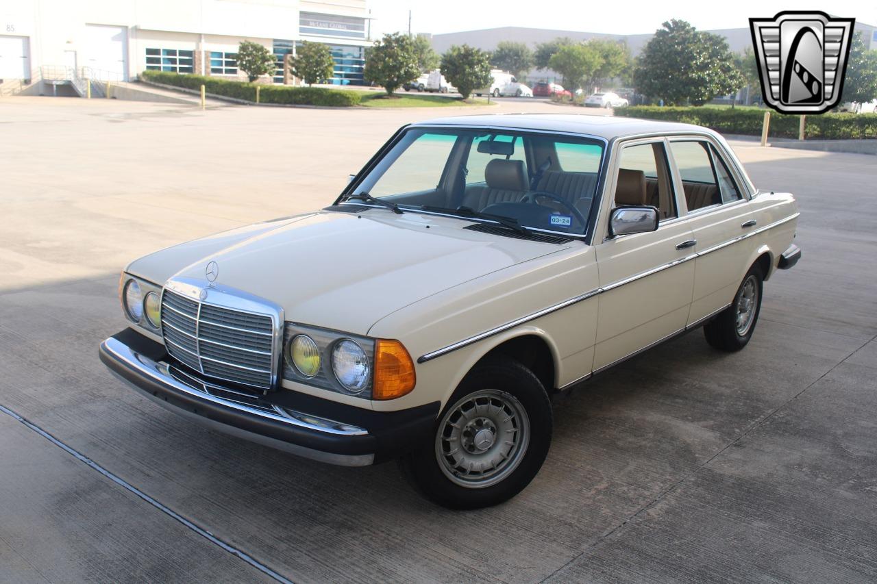 1985 Mercedes - Benz 300D