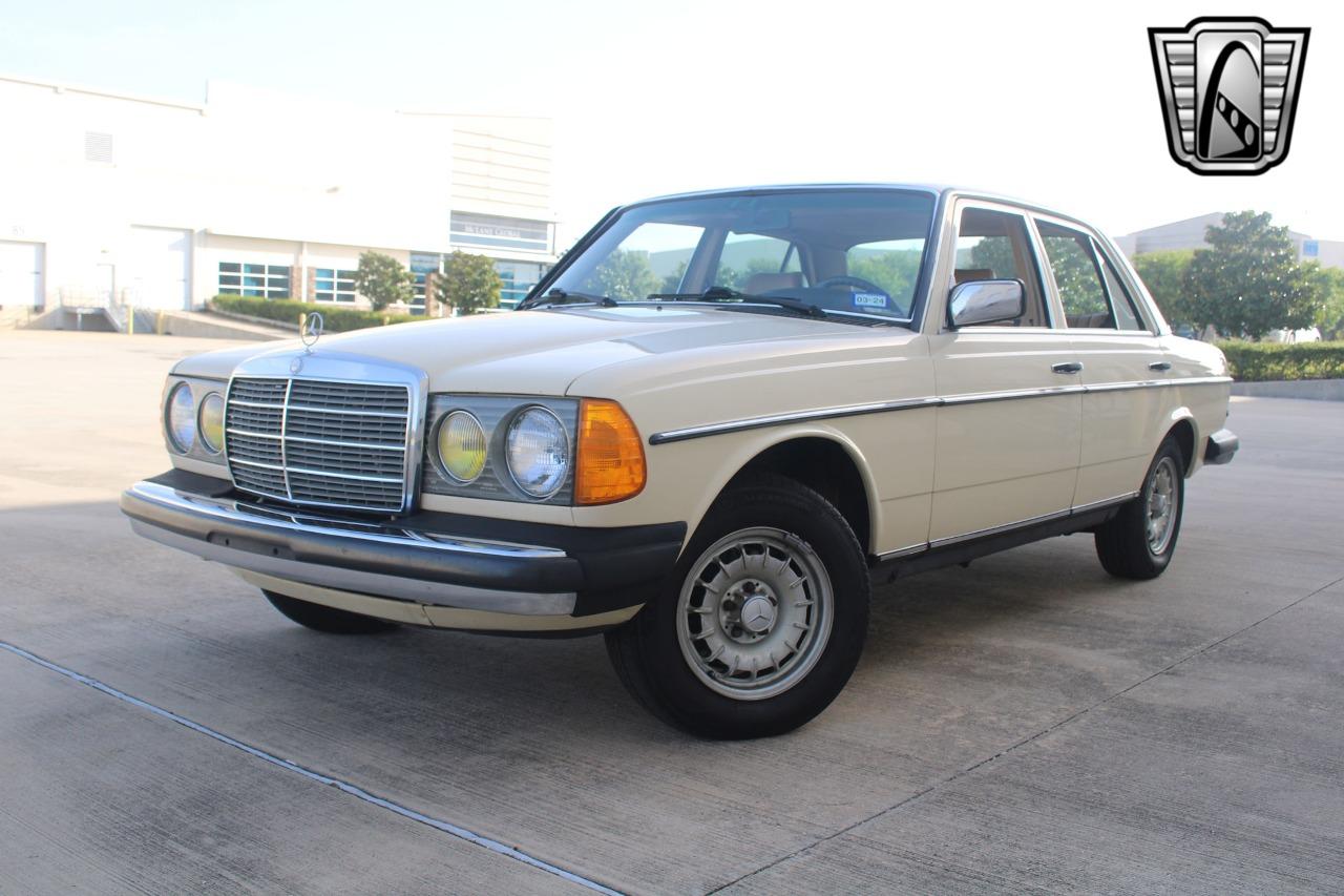 1985 Mercedes - Benz 300D