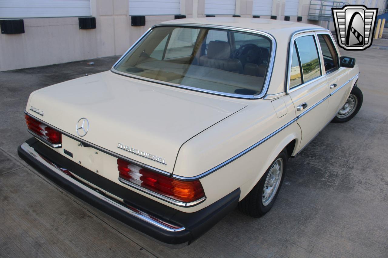 1985 Mercedes - Benz 300D