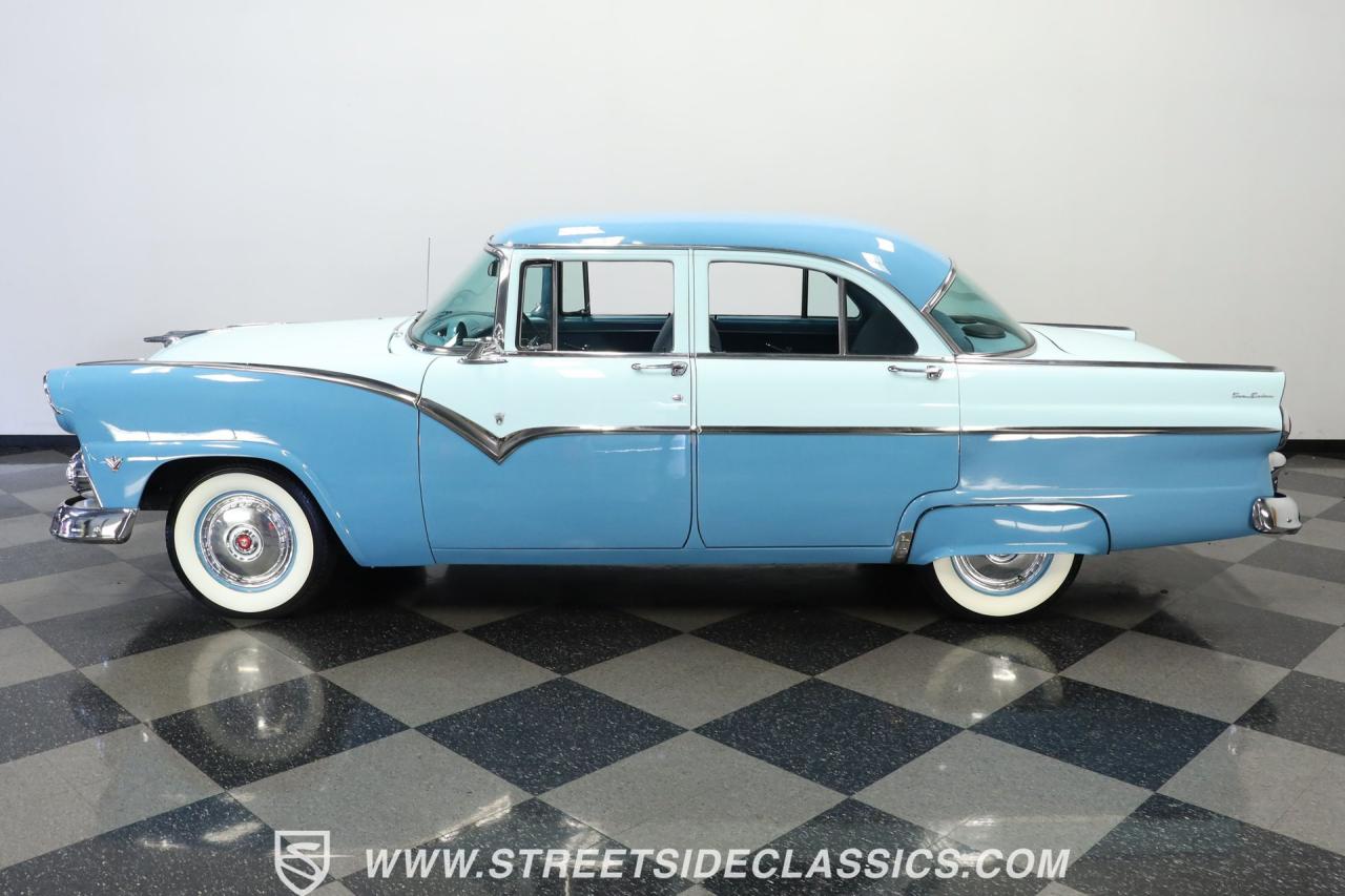 1955 Ford Fairlane Town Sedan