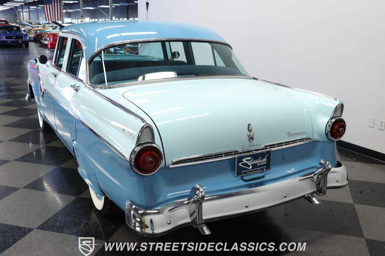 1955 Ford Fairlane Town Sedan