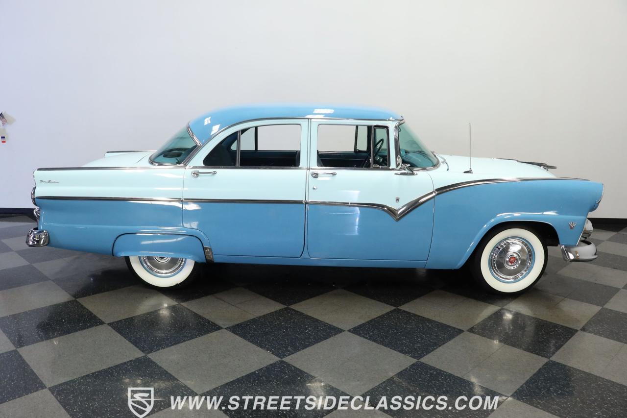 1955 Ford Fairlane Town Sedan