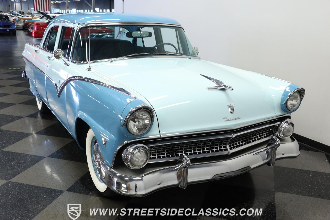 1955 Ford Fairlane Town Sedan