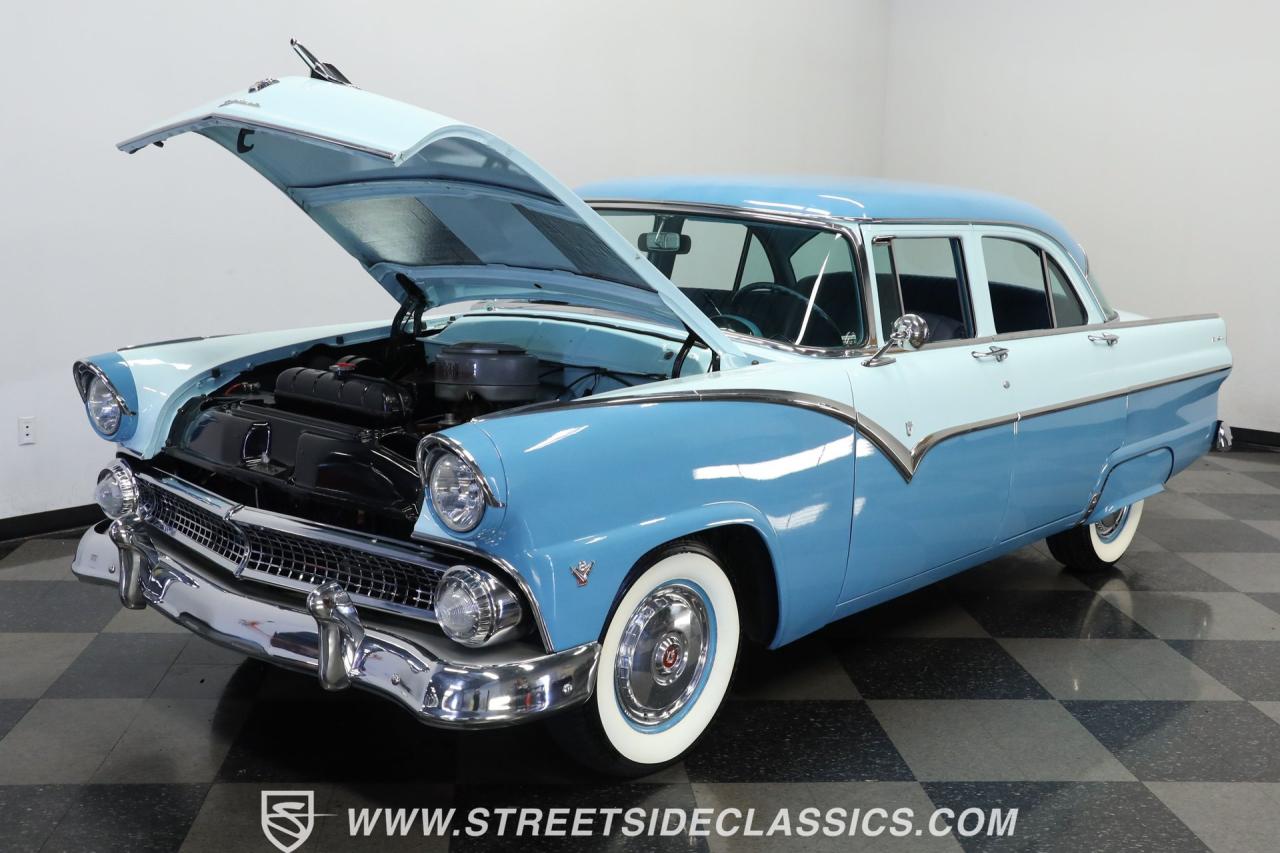 1955 Ford Fairlane Town Sedan