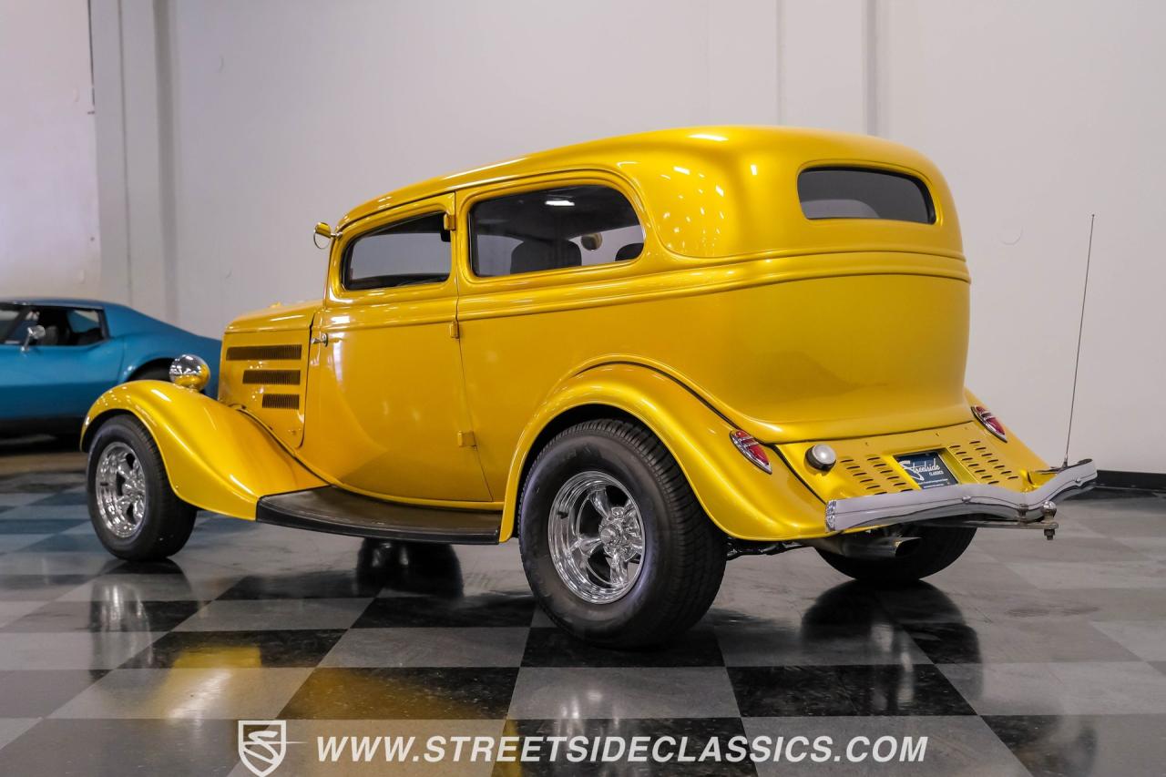 1933 Ford Victoria Streetrod with Trailer