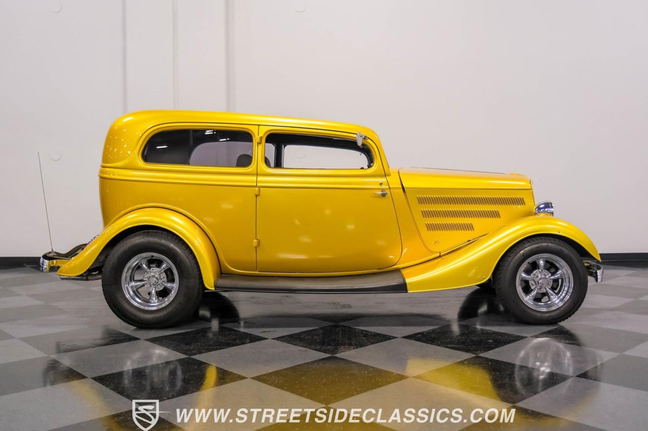 1933 Ford Victoria Streetrod with Trailer