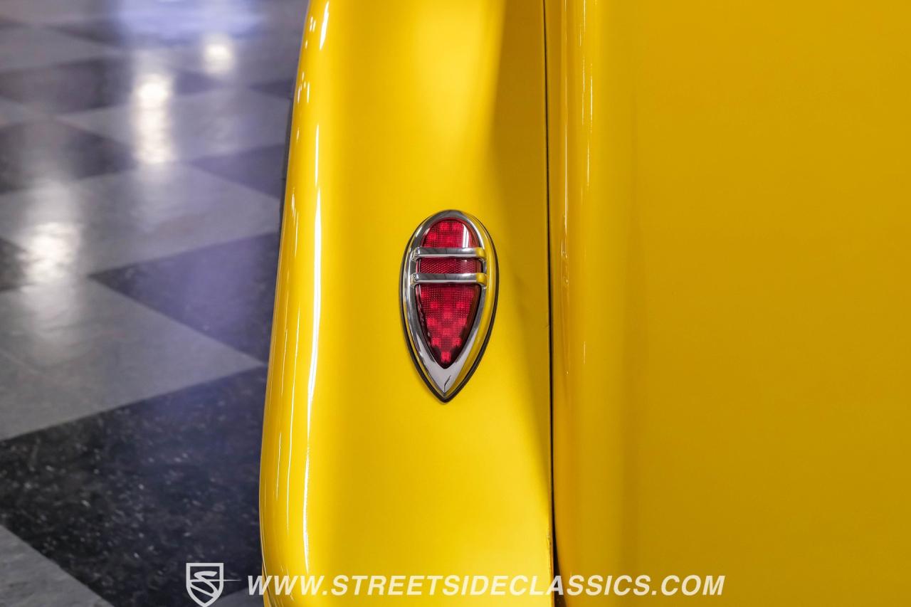 1933 Ford Victoria Streetrod with Trailer