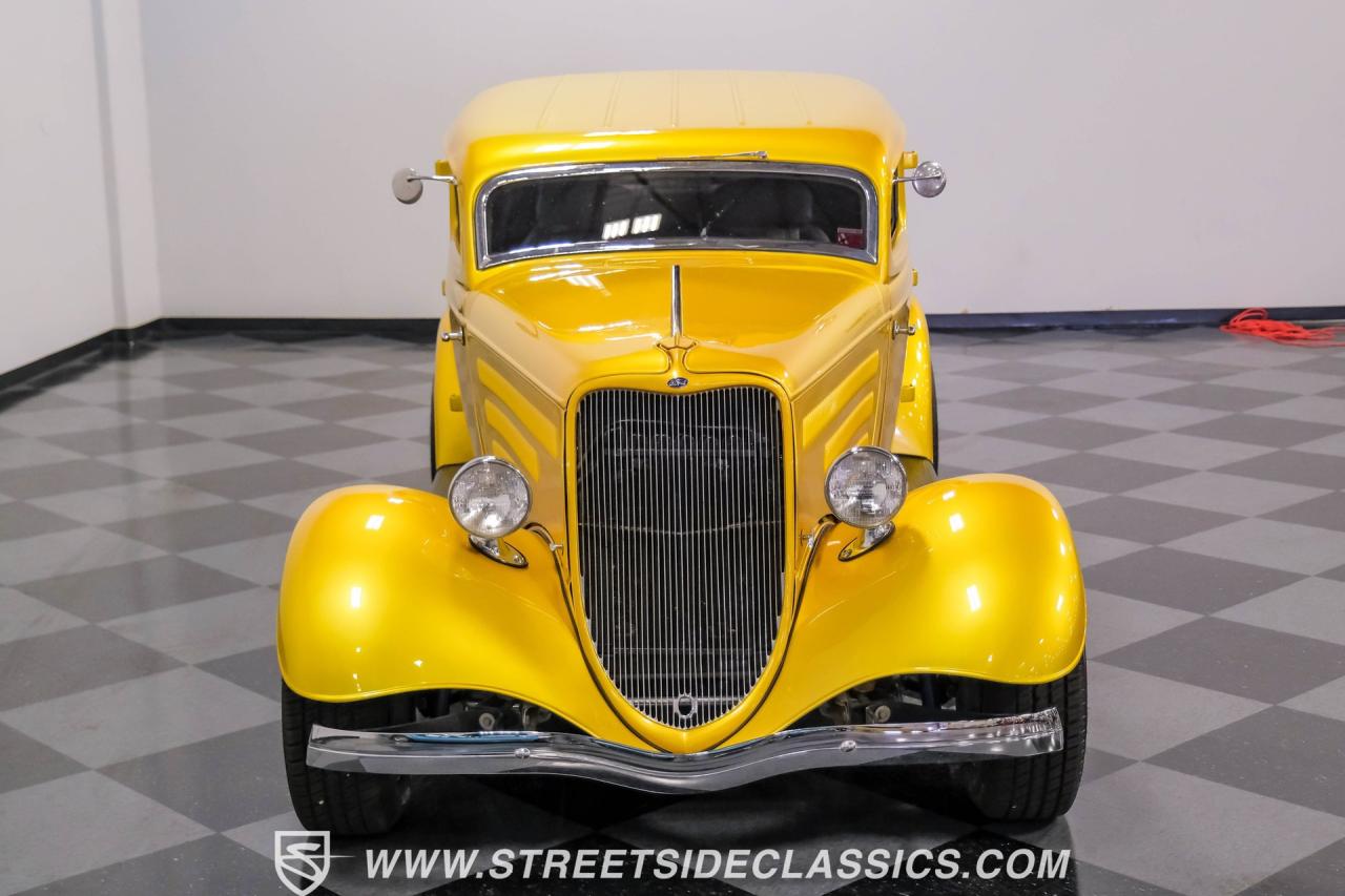 1933 Ford Victoria Streetrod with Trailer