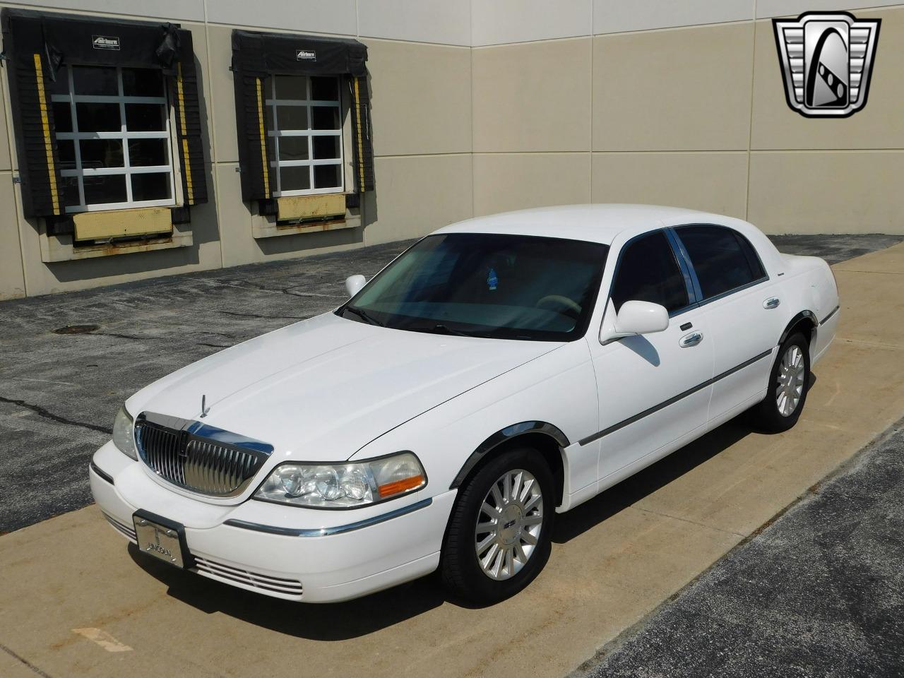 2003 Lincoln Town Car