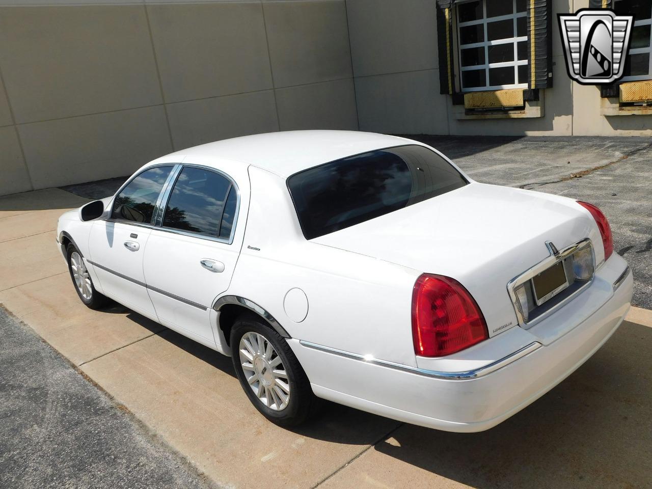 2003 Lincoln Town Car