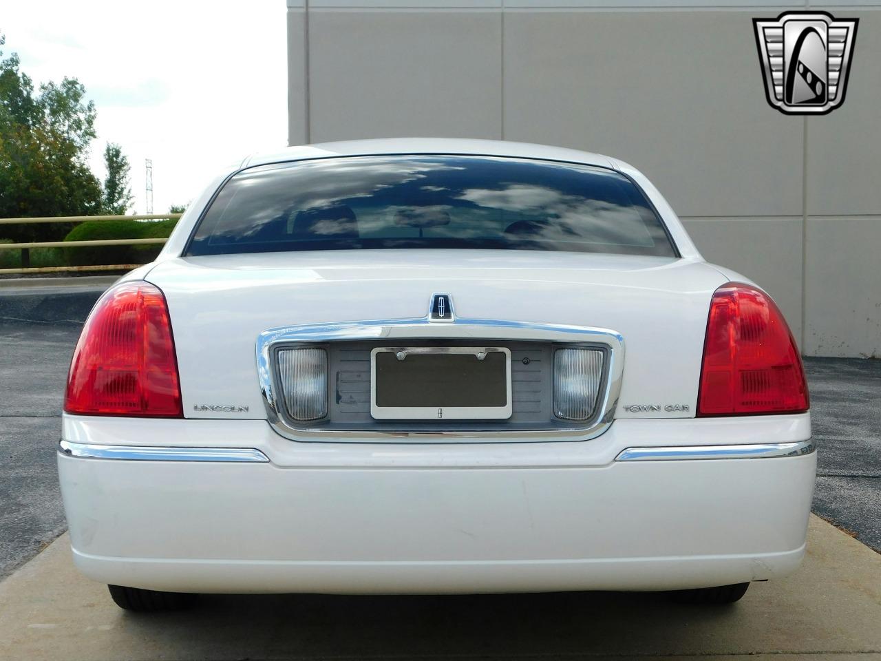 2003 Lincoln Town Car