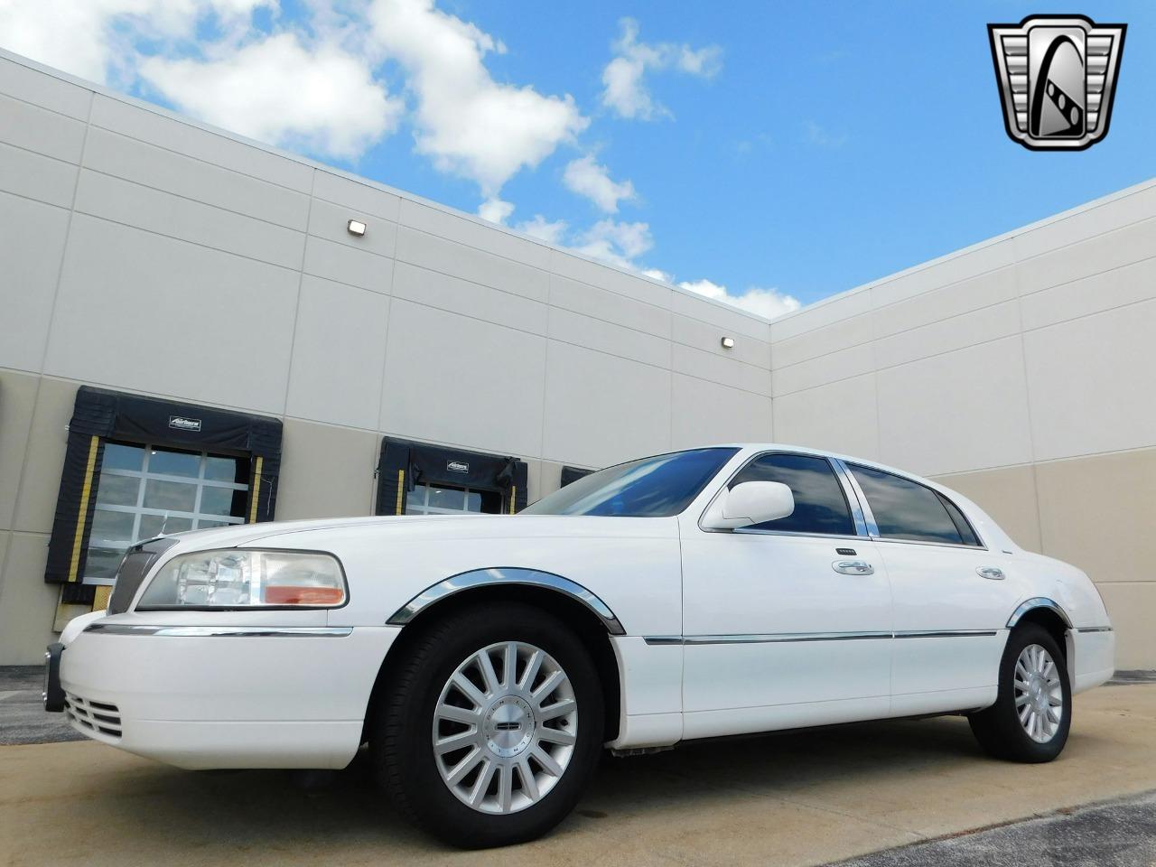 2003 Lincoln Town Car