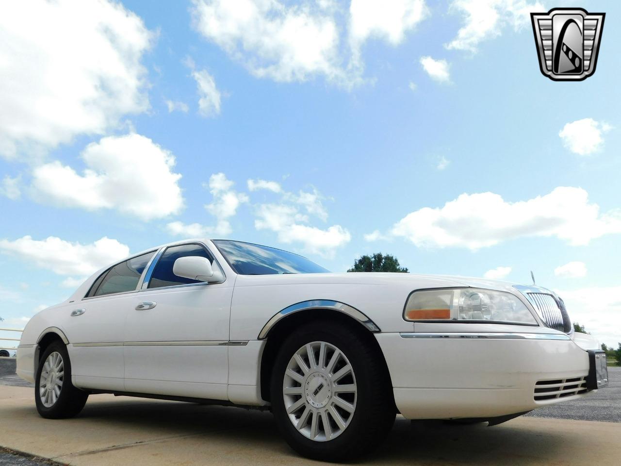 2003 Lincoln Town Car