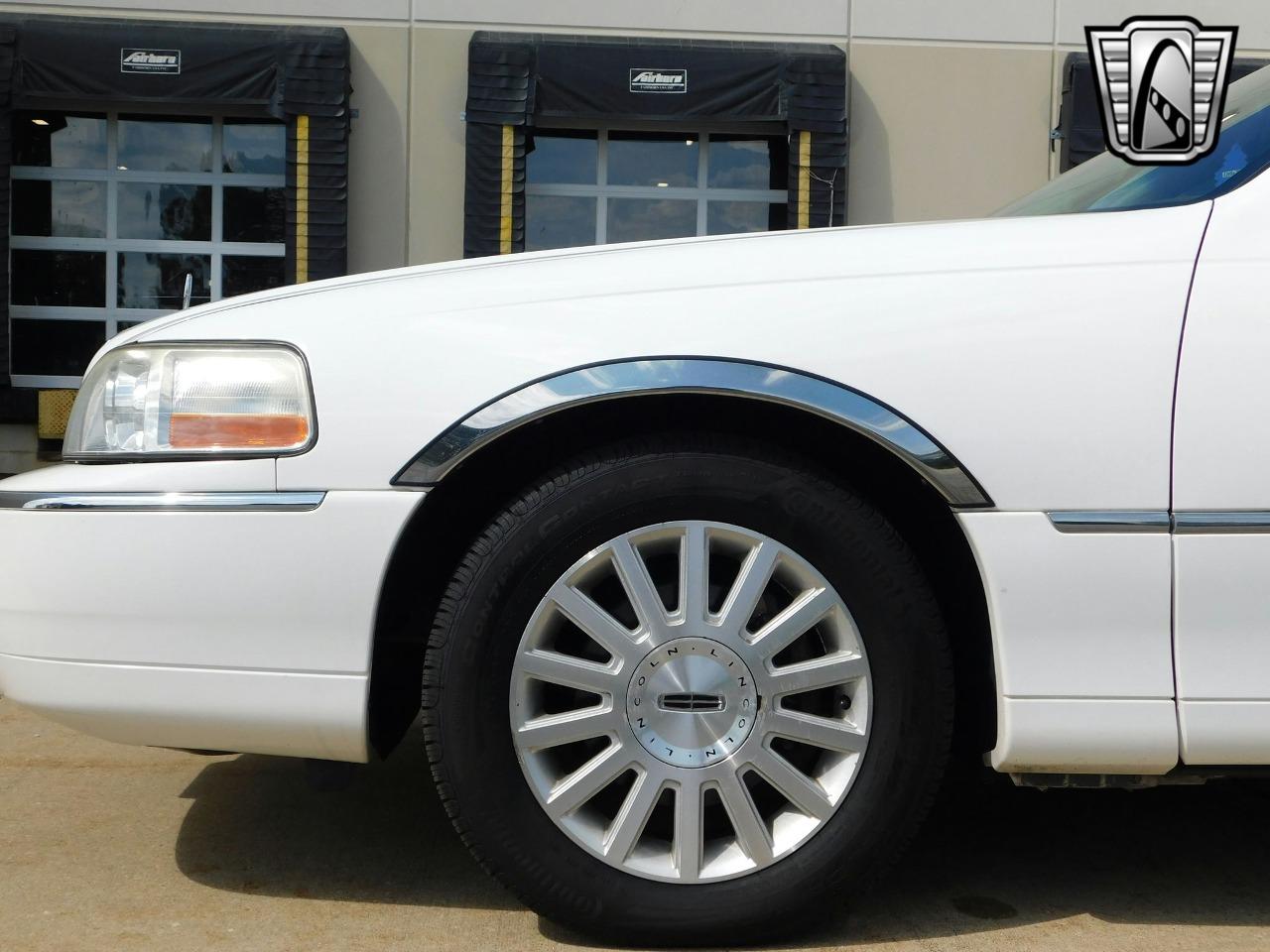 2003 Lincoln Town Car