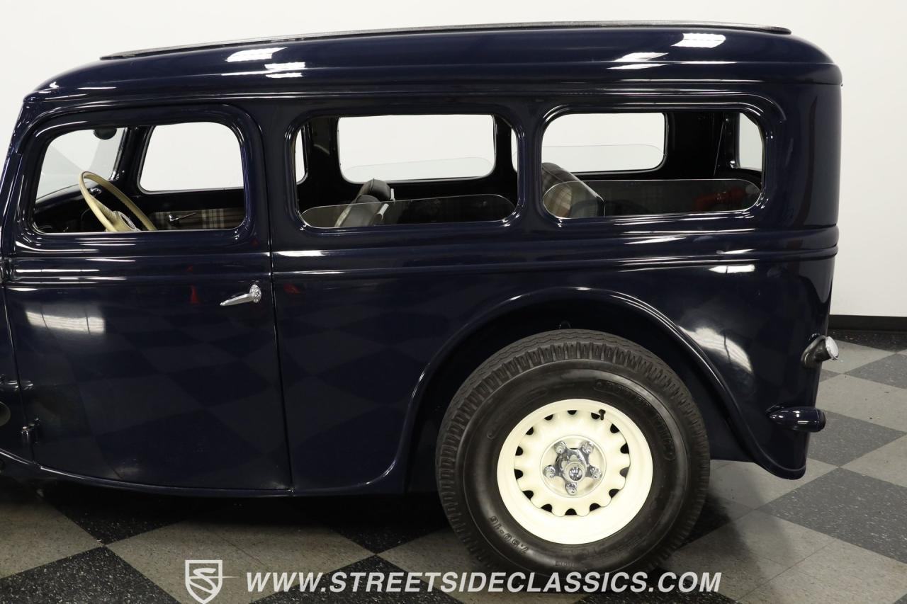 1935 Ford Deluxe Custom Panel