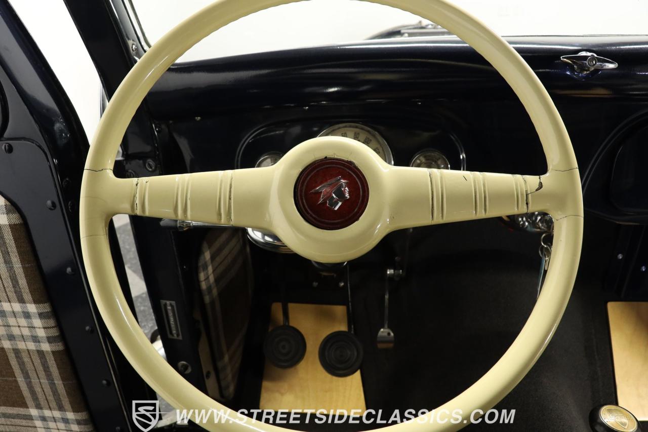 1935 Ford Deluxe Custom Panel