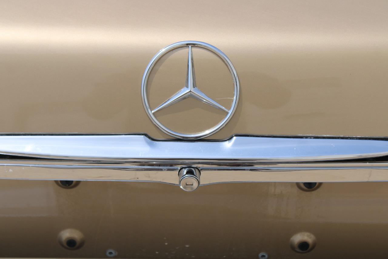 1983 Mercedes - Benz 380SL