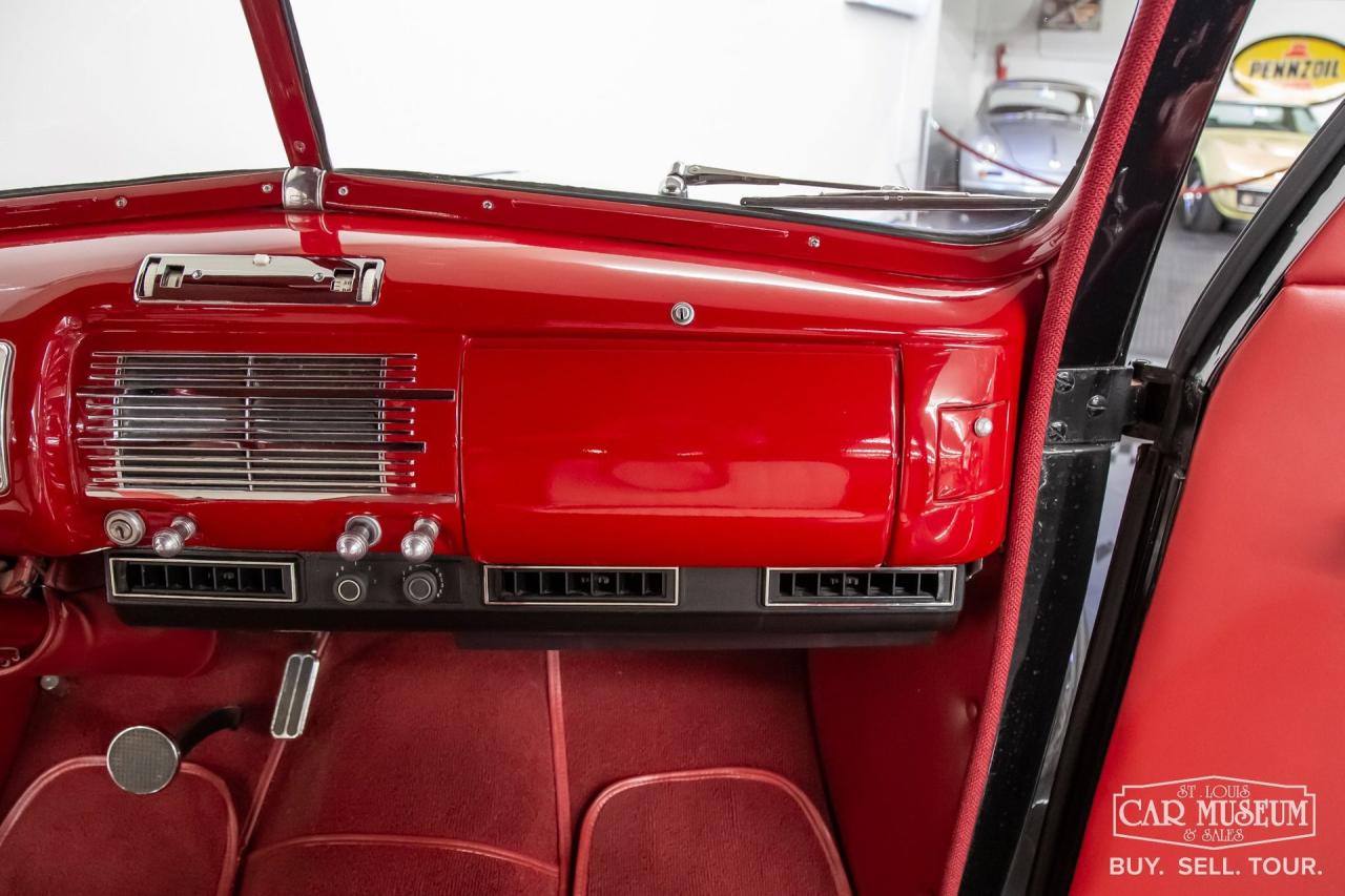 1940 Ford Standard Tudor