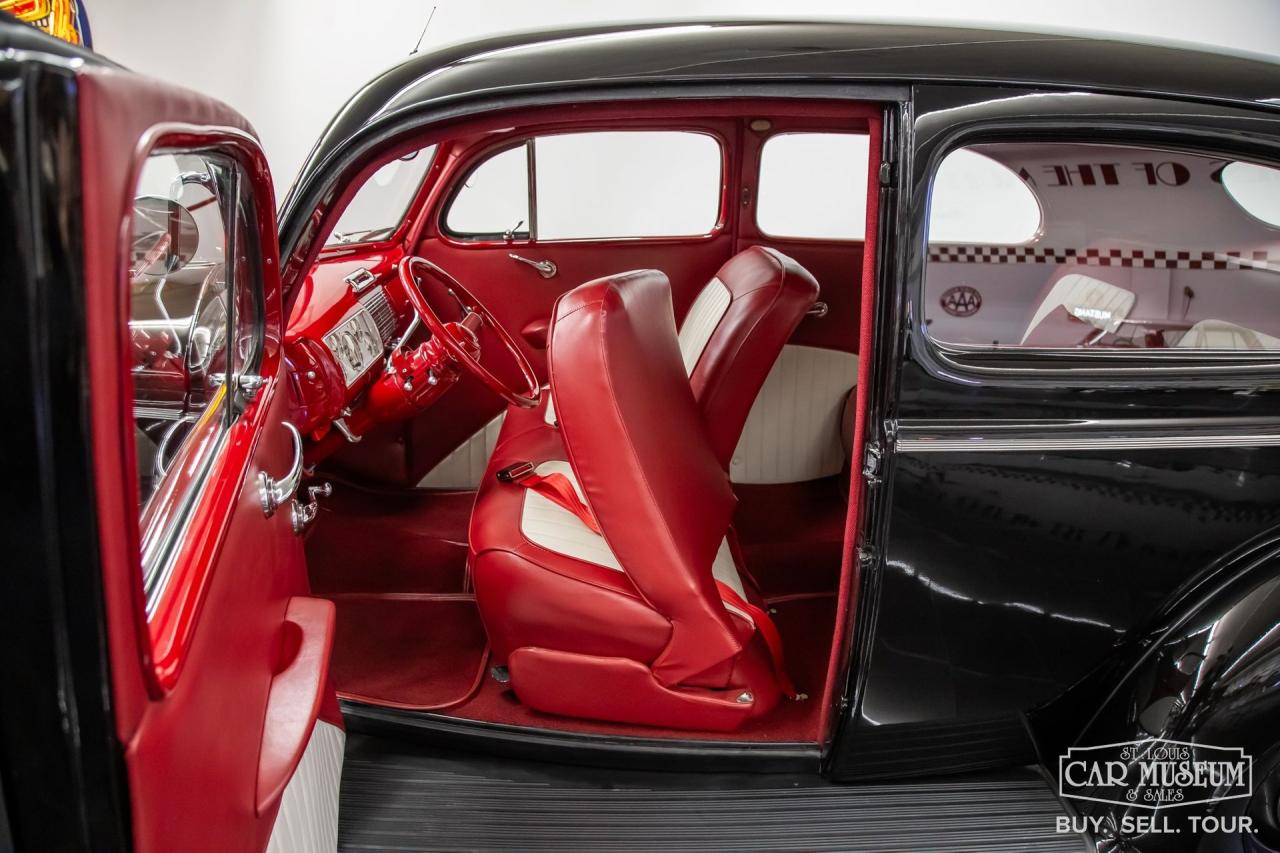 1940 Ford Standard Tudor