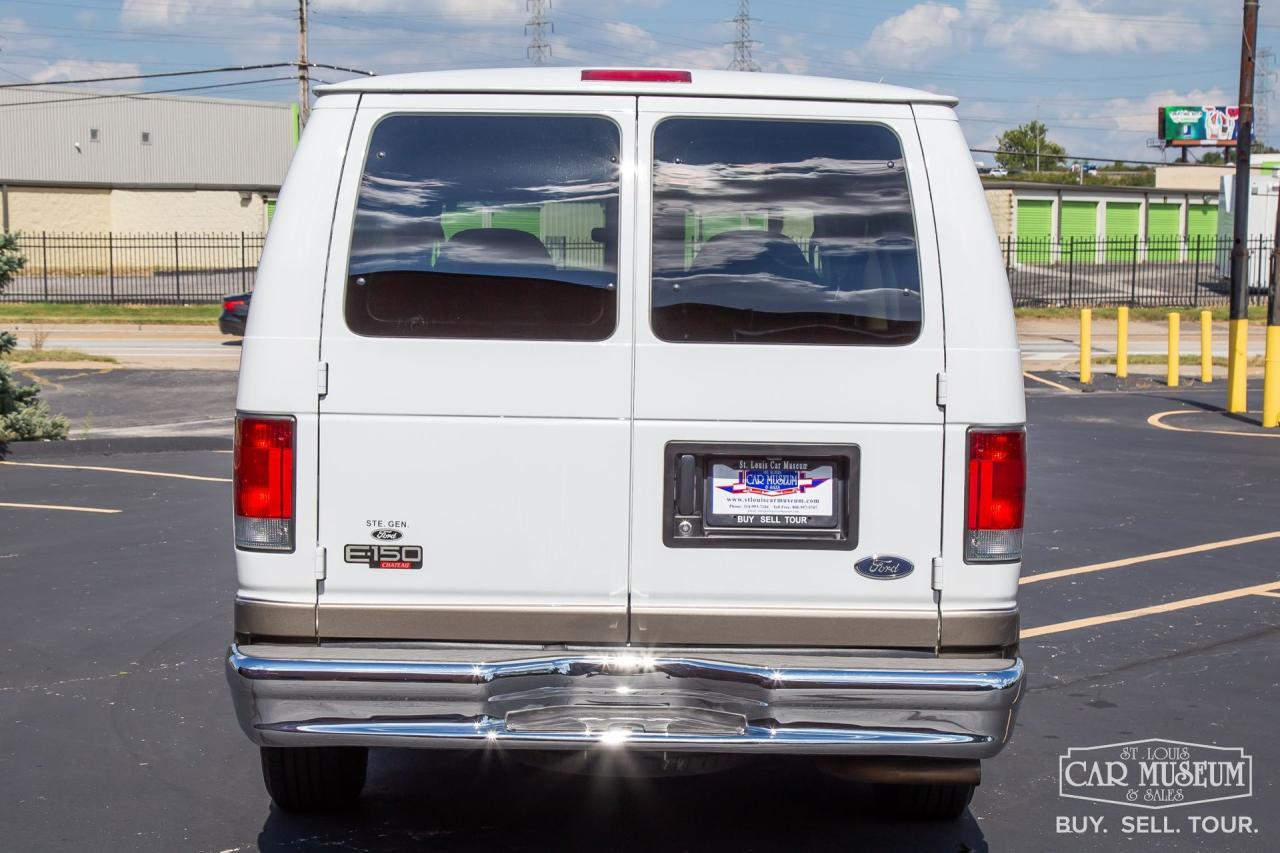 2003 Ford E150 XLT Chateau Edition