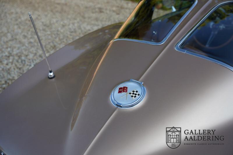 1963 Corvette C2 Sting Ray Coup&eacute; Split window