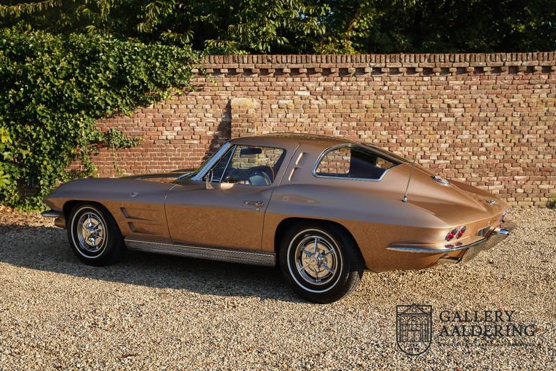 1963 Corvette C2 Sting Ray Coup&eacute; Split window