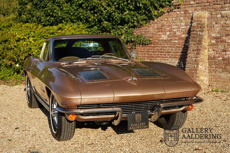 1963 Corvette C2 Sting Ray Coup&eacute; Split window