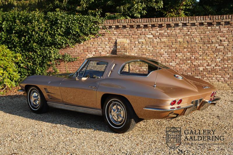 1963 Corvette C2 Sting Ray Coup&eacute; Split window