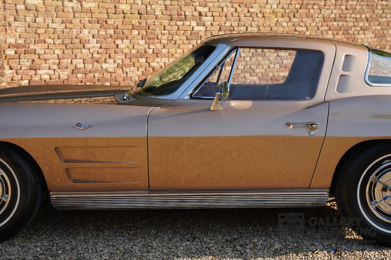 1963 Corvette C2 Sting Ray Coup&eacute; Split window